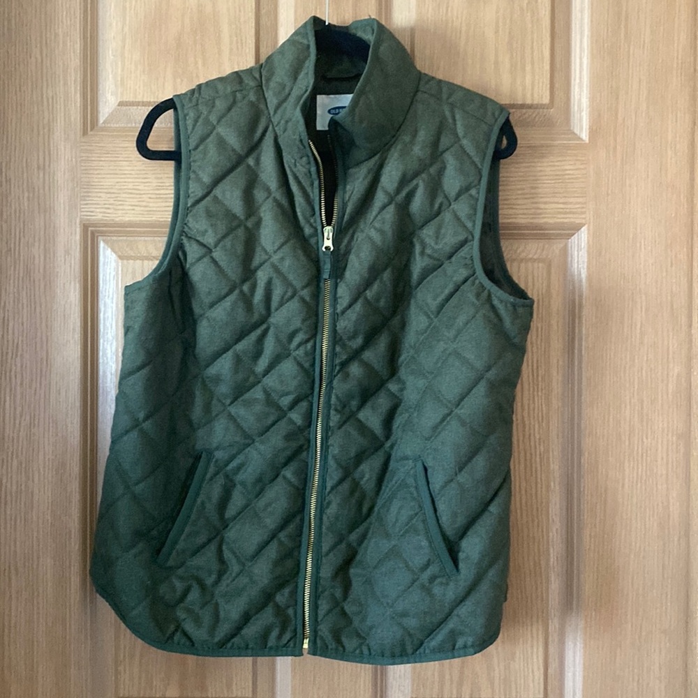 ✨Old Navy Army Green Vest✨